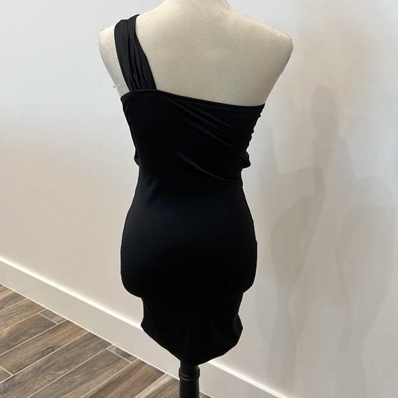 Sexy black one shoulder dress - Picture 2 of 5